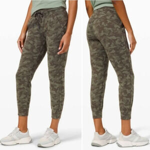 lululemon athletica Camo Joggers in Green